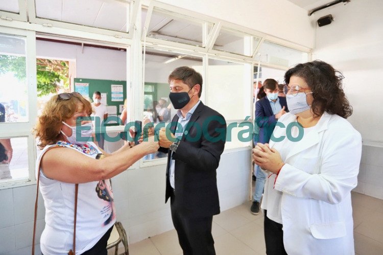 Kicillof y Vizzotti visitaron una posta de vacunacion en Moron
