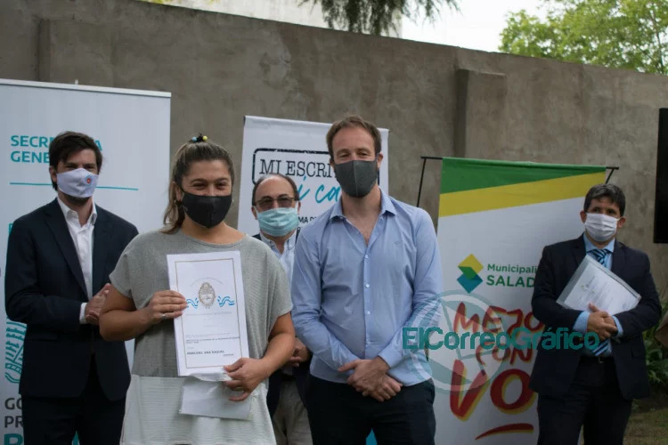La Provincia entregó escrituras sociales en Saladillo La Provincia entrego escrituras sociales en Saladillo 2