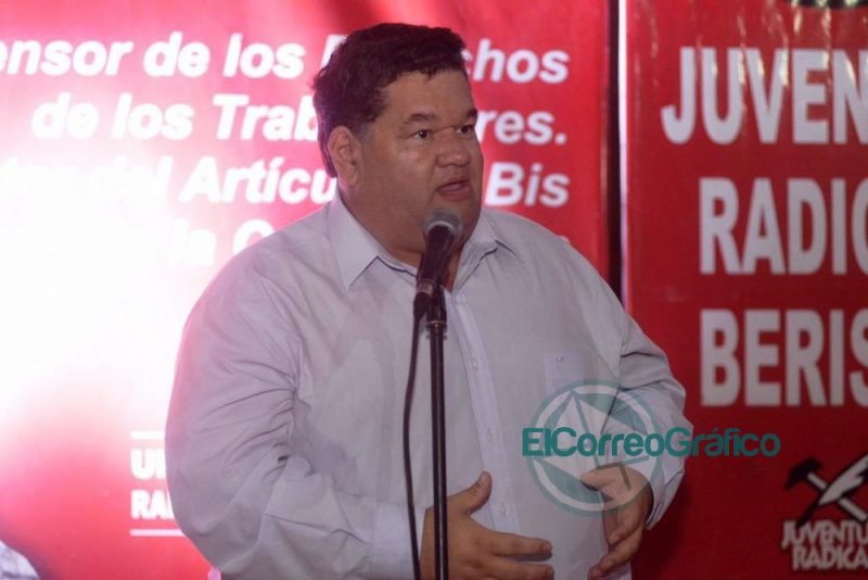 Radicales homenajearon a Larralde junto a Daniel Salvador Radicales homenajearo a Larralde junto a Daniel Falvador 1