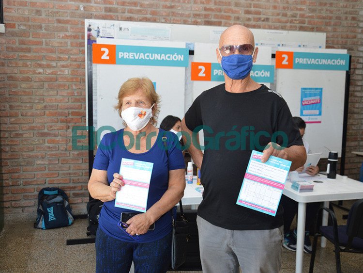 Se habilito en la UTN un vacunatorio contra el COVID 19 y a Cagliardi no le falto su foto 5