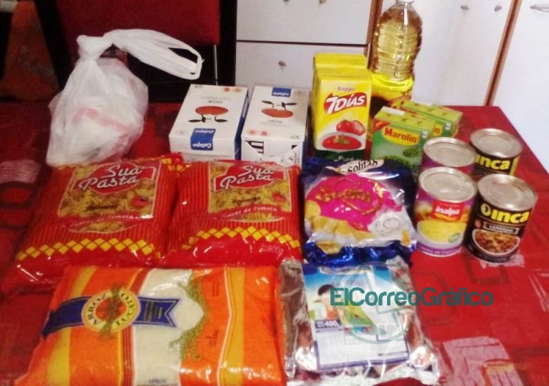 Con nueva coordinadora se entregó los bolsones azules del Servicio Alimentario Escolar Un bolson azul entregado 05022021