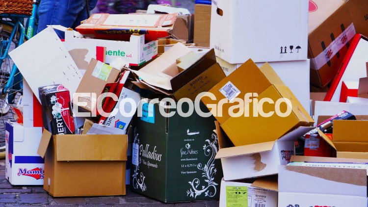 ¿Cómo elegir el embalaje correcto para las entregas de venta online? boris misevic hofoydpoida unsplash