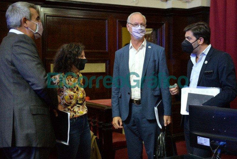 Bianco presentó el informe del Ejecutivo ante la Bicameral de la Legislatura Bianco presento el informe del Ejecutivo ante la Bicameral de la Legislatura 14