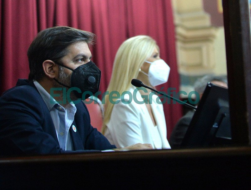 Bianco presentó el informe del Ejecutivo ante la Bicameral de la Legislatura Bianco presento el informe del Ejecutivo ante la Bicameral de la Legislatura 18