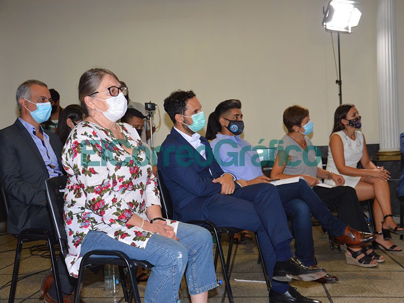 Cagliardi chapurreo mucho en su discurso de apertura de Sesiones Ordinarias del Concejo Deliberante 5
