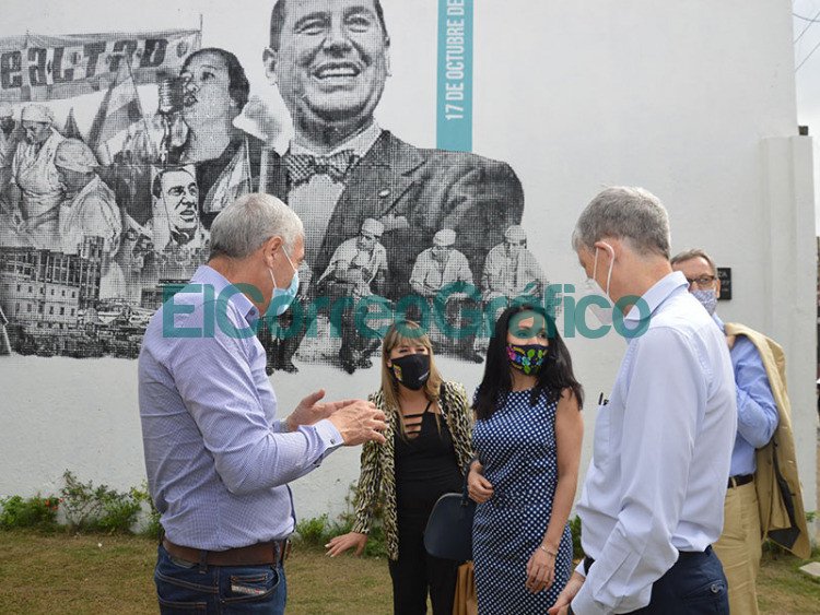 Cagliardi con el embajador suizo Heinrich Schellenberg 1