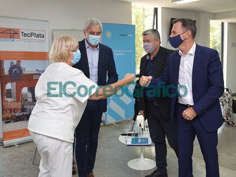 Cagliardi participo del acto por el Dia Internacional de la Mujer en Tec Plata1