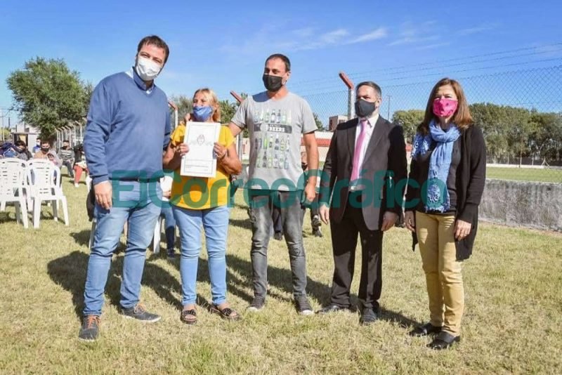 Se entregó 1.740 títulos de propiedad en 17 municipios bonaerenses Escrituras en 9 de Julio 3