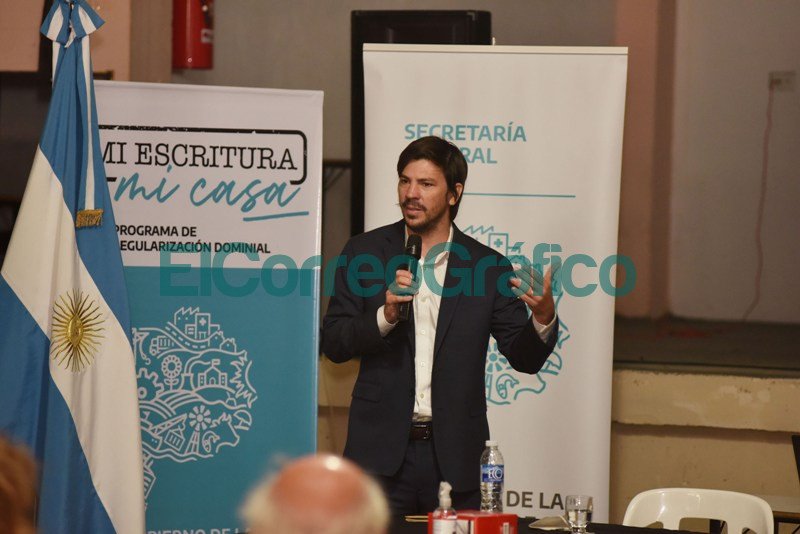 Se entregó 1.740 títulos de propiedad en 17 municipios bonaerenses Escrituras en Carlos Casares 1
