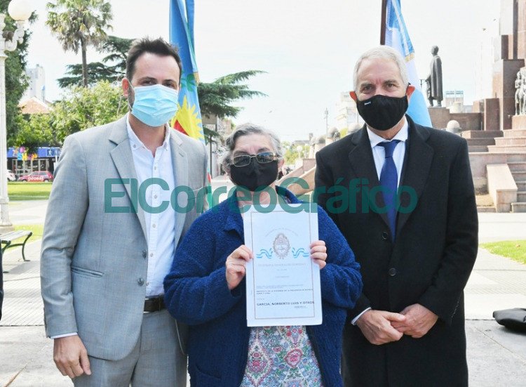 Se entregó 1.740 títulos de propiedad en 17 municipios bonaerenses Escrituras en Chacabuco 4