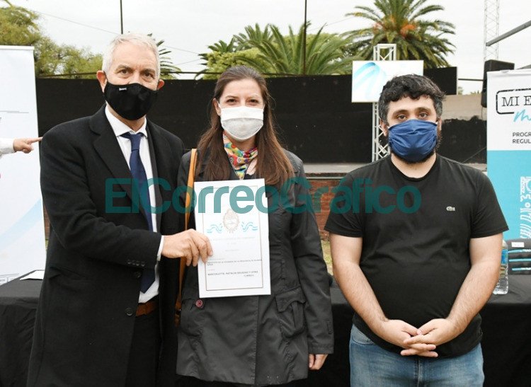 Se entregó 1.740 títulos de propiedad en 17 municipios bonaerenses Escrituras en Pehaujo 1