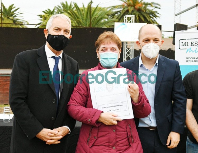 Se entregó 1.740 títulos de propiedad en 17 municipios bonaerenses Escrituras en Pehaujo 3