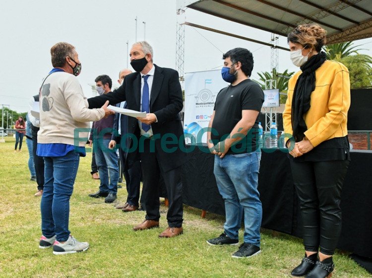 Se entregó 1.740 títulos de propiedad en 17 municipios bonaerenses Escrituras en Pehaujo 4