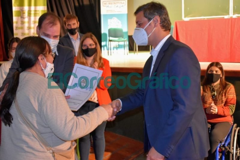 Se entregó 1.740 títulos de propiedad en 17 municipios bonaerenses Escrituras en Rivadavia 2