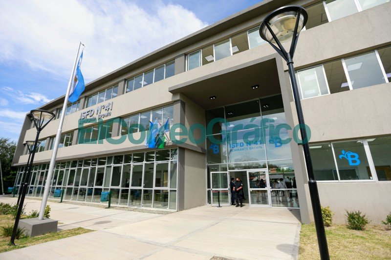 Fernandez y Kicillof inauguraron el nuevo edificio de un instituto de formacion docente 1