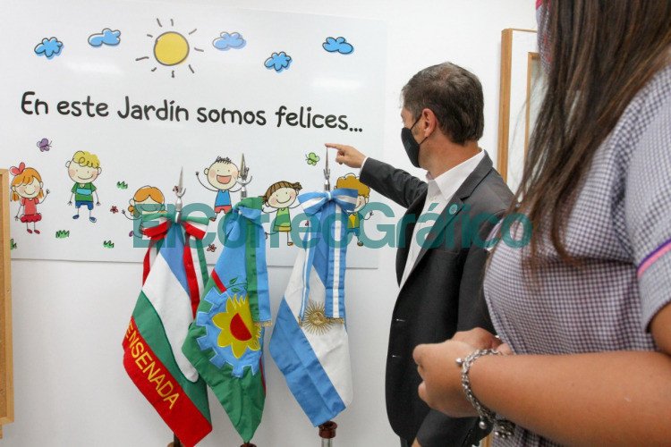 Kicillof Trotta y Vila inauguraron el ciclo lectivo en la Ensenada de Secco