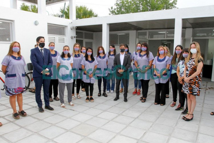 Kicillof Trotta y Vila inauguraron el ciclo lectivo en la Ensenada de Secco