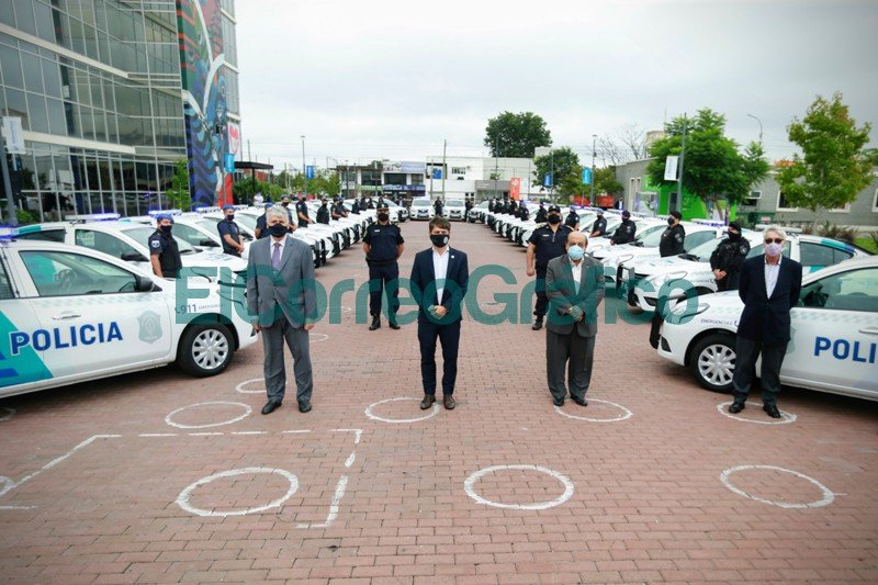Kicillof y Mussi pusieron en funcionamiento nuevos patrulleros en Berazategui 1