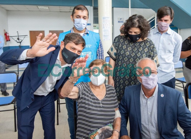 Kicillof y Vizzotti visitaron un operativo de vacunación en José C. Paz Kicillof y Vizzotti visitaron un operativo de vacunacion en Jose C. Paz 2