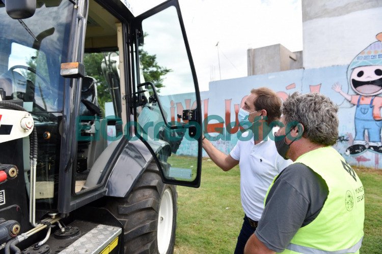 Maquinaria para encarar mejoras en los barrios platenses 3
