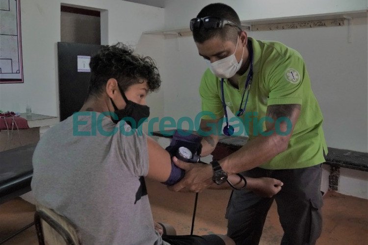 Mas de 1500 ninos y adolescentes de clubes barriales ya recibieron chequeos medicos gratuitos 3