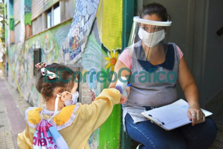 Mejor en la Escuela Garro superviso la implementacion de protocolos en jardin municipal 3