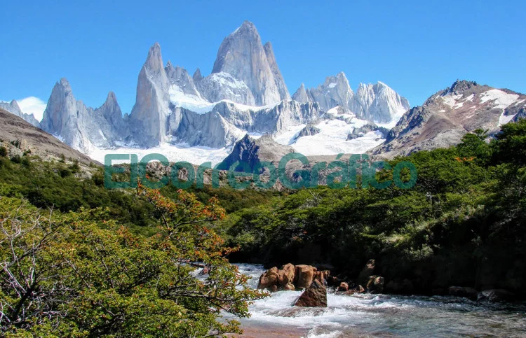 Monte Fitz Roy tambien conocido como Cerro Chalten Santa Cruz