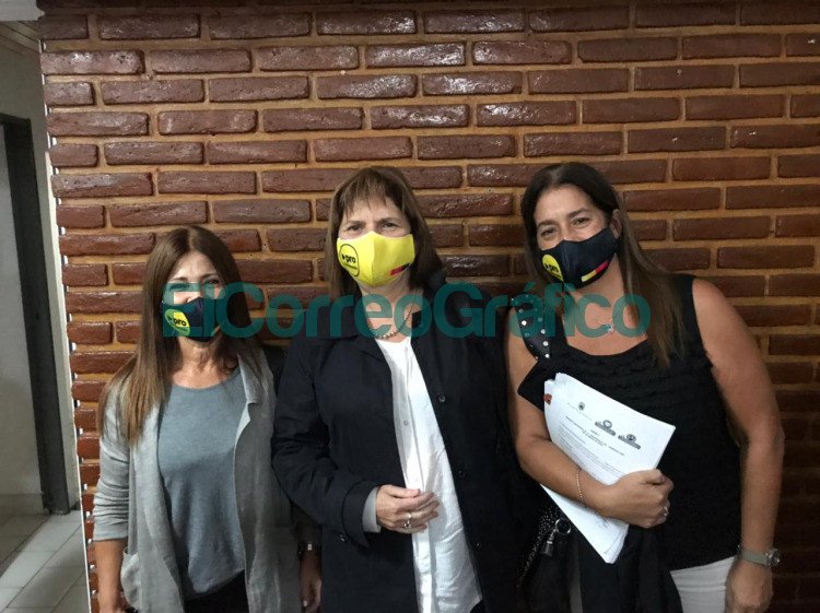 Patricia Bullrich visito la ciudad de Ensenada para presentar su libro 2