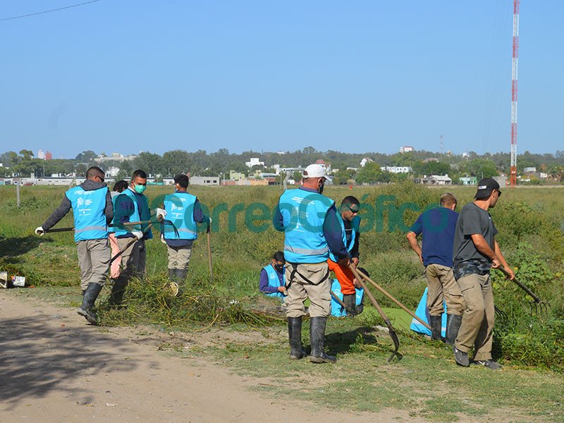 Saneamiento del Canal Saladero junto a Hidraulica de Provincia01