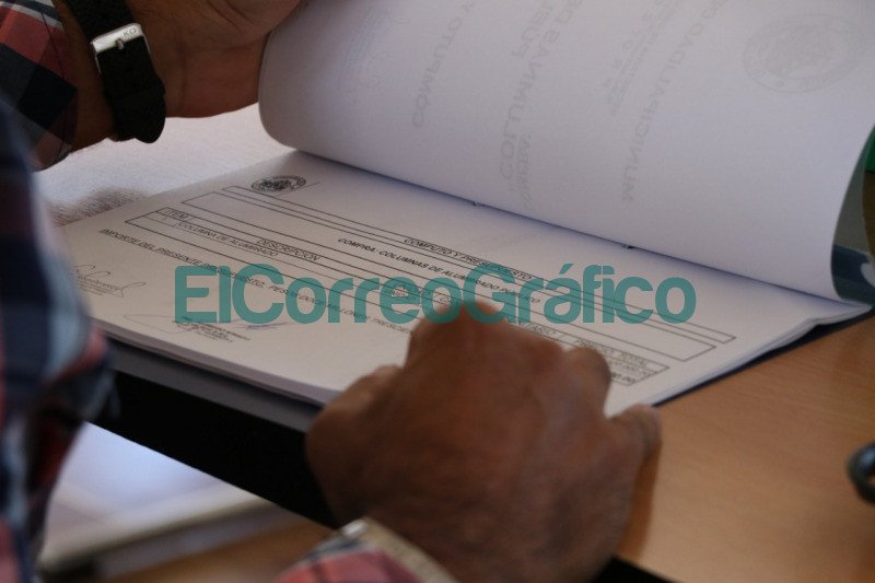 Apertura de sobres para el alumbrado principal de Punta Lara 3