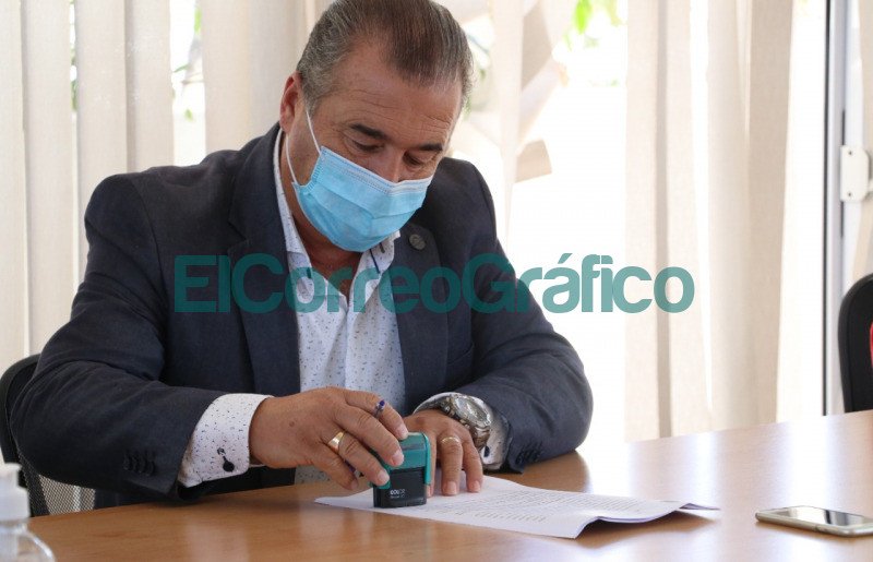 Apertura de sobres para el alumbrado principal de Punta Lara 4