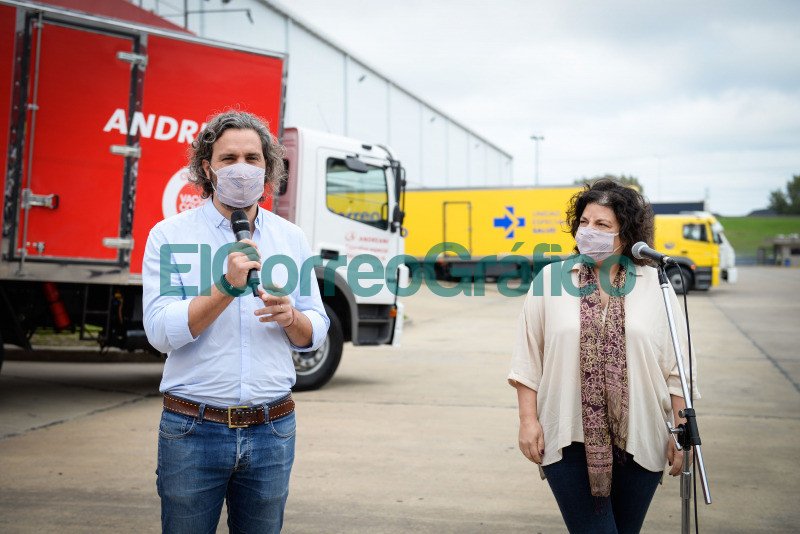 Cafiero y Vizzotti supervisaron la recepcion de vacunas de AstraZeneca 3