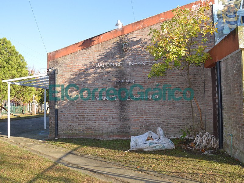 Cagliardi paseó por las obras que se ejecutan en el Jardín de Infantes N° 910 Cagliardi paseo por las obras que se ejecutan en el Jardin de Infantes N° 910 04