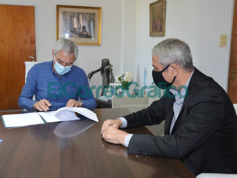 Cagliardi y Ferraresi firmaron un convenio en el marco del PROMEBA Cagliardi y Ferraresi firmaron un convenio en el marco del PROMEBA 1
