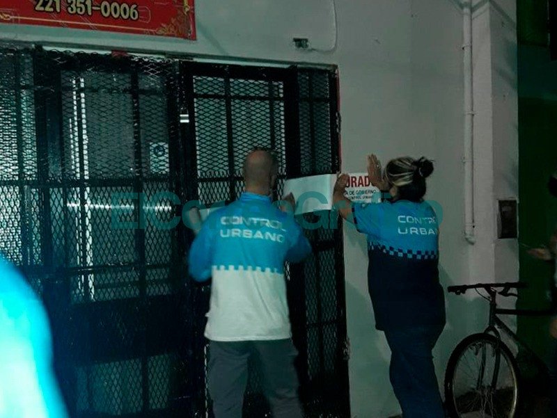 Clausuraron comercios por incumplimiento del toque de queda 3