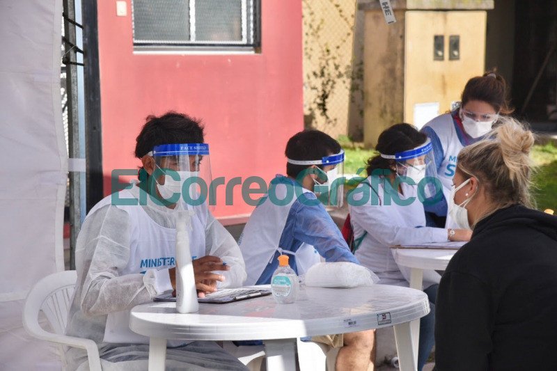 Comenzo la vacunacion contra el coronavirus en el Polideportivo de Los Hornos 6