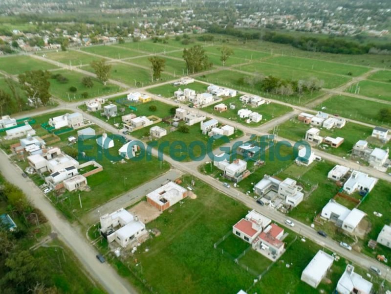 Ferraresi en La Plata recorrio Lotes con Servicios y entrego creditos de Procrear II 2