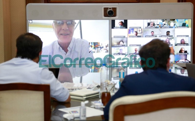 Kicillof se reunio con el Comite de Expertos para evaluar nuevas medidas 5