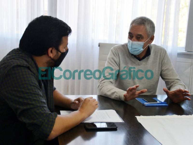 Cagliardi recibio al senador bonaerense de La Campora Emmanuel Gonzalez Santalla 1