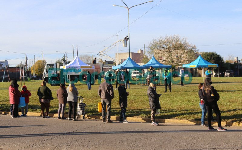 Con gran éxito, debutó la “Feria Municipal” en Los Hornos Con gran exito debuto la Feria Municipal en Los Hornos 6