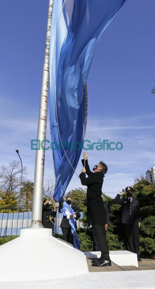 Kicillof encabezo el acto de conmemoracion de la Revolucion de Mayo 4