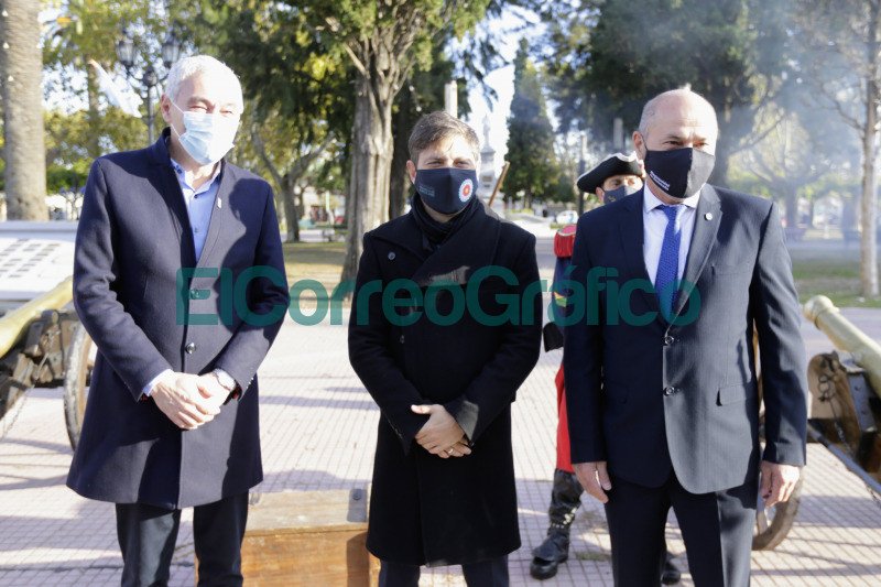 Kicillof y Secco encabezaron el acto por el 220º aniversario de Ensenada Kicillof y Secco encabezaron el acto por el 220o aniversario de Ensenada 5