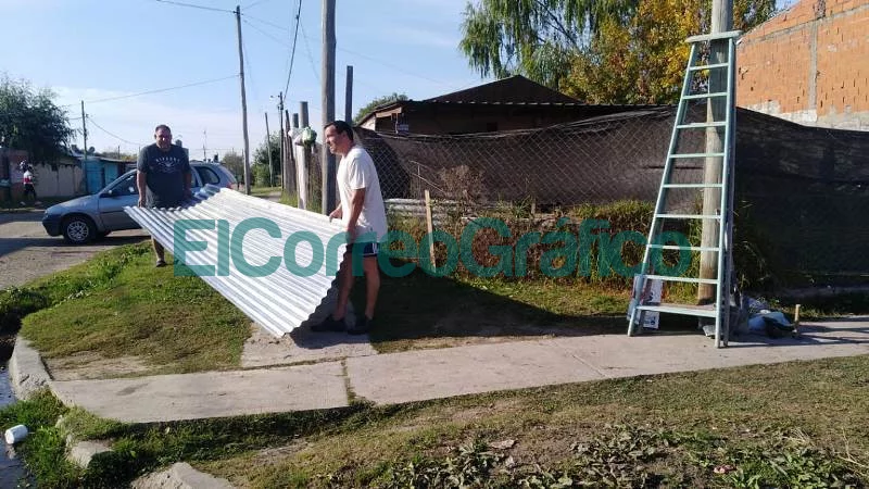Los vecinalista de VAMOS instalaron 2 paradas de colectivos 02