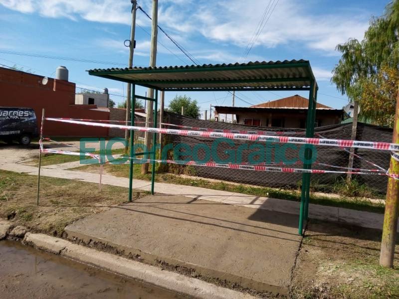 Los vecinalista de VAMOS instalaron 2 paradas de colectivos 06