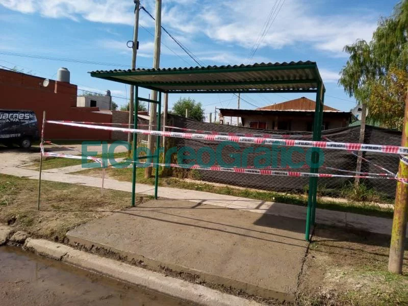 Los vecinalista de VAMOS instalaron 2 paradas de colectivos 06