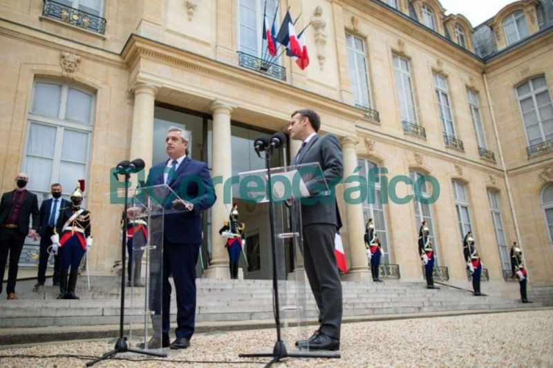 Macron palmeó a Alberto Fernández: "Francia está a su lado" Macron palmeo a Alberto Fernandez 3