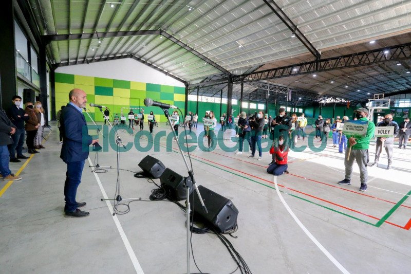 Secco saco a relucir las obras que lleva adelante en Ensenada 6