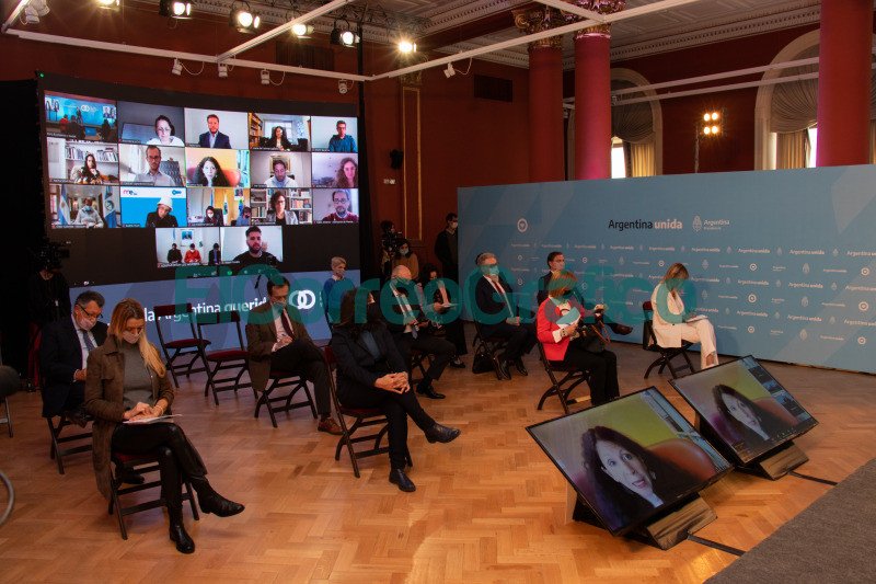 Argentina adhirió al Pacto por la Información y la Democracia Argentina adhirio al Pacto por la Informacion y la Democracia 1