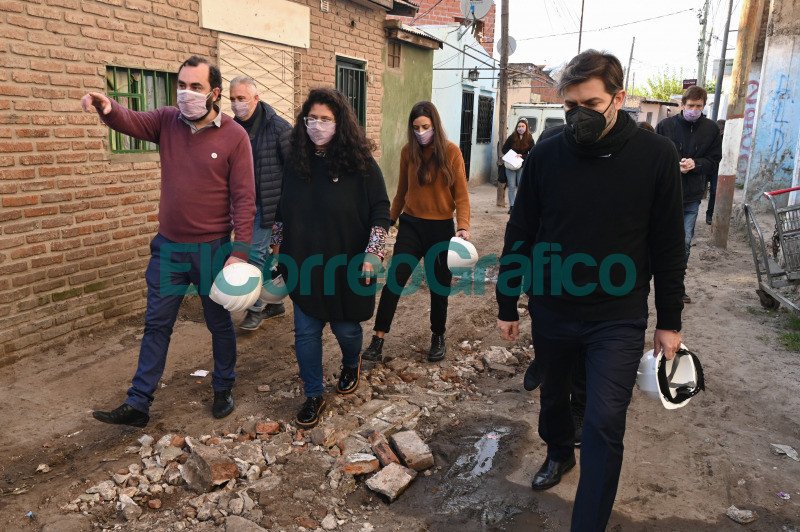 Bianco y Barrios pasearon por obras y programas de reurbanizacion en Lanus 04