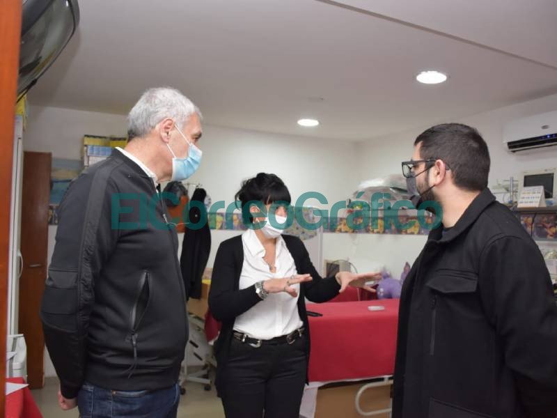 Cagliardi y Giles pasearon por la Clinica Mosconi para afianzar la expropiacion 3